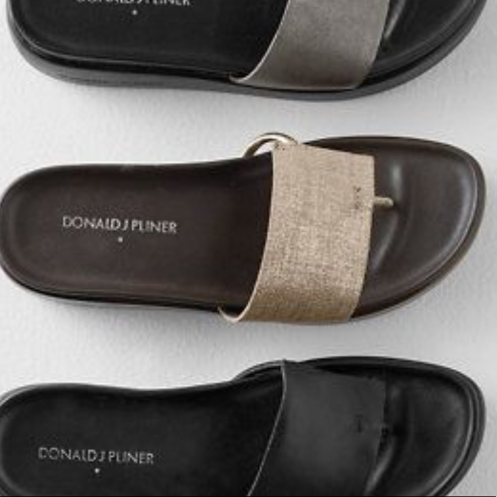 Donald Pliner “Fiji” Platform Sandals Size 6